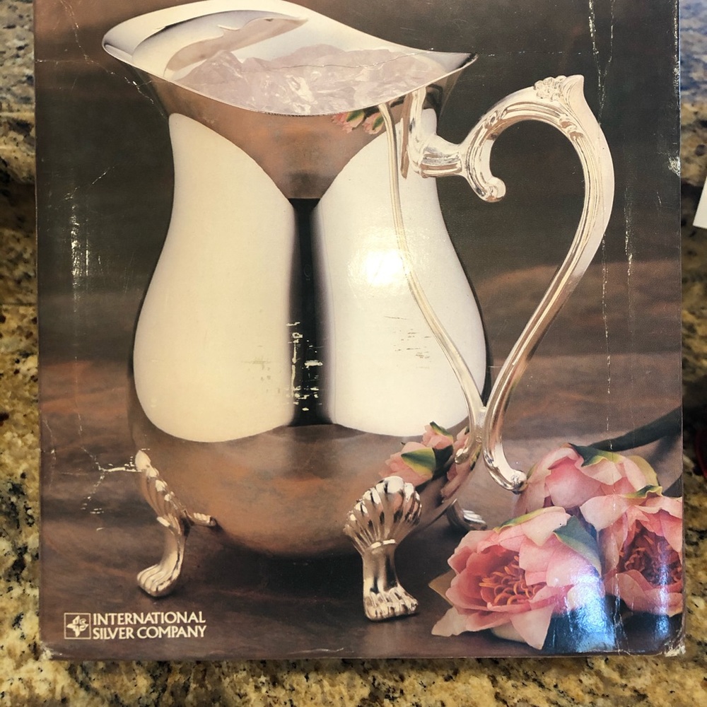 Silver Plated Pitcher in box, International Silver - Picture 3 of 3